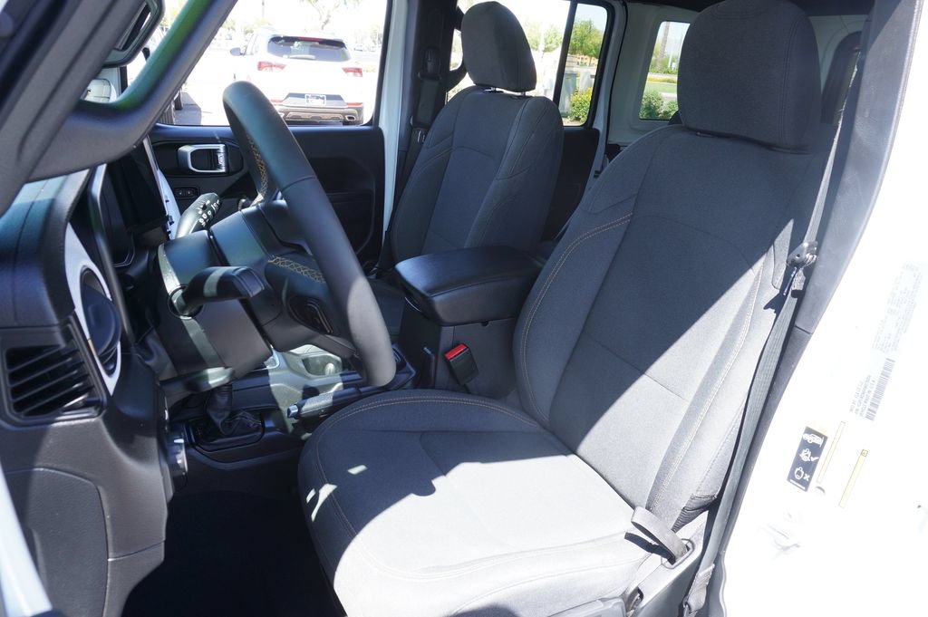 Used 2024 Jeep Wrangler Unlimited Sport AWD/4WD image 17