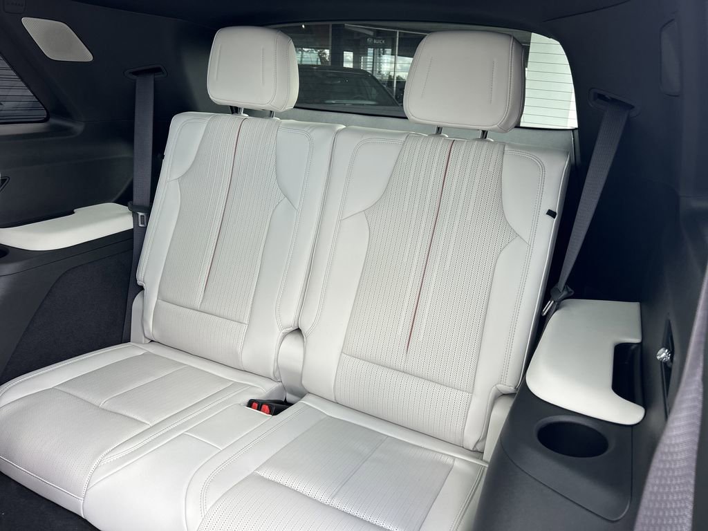 New 2026 Cadillac Vistiq Luxury image 18