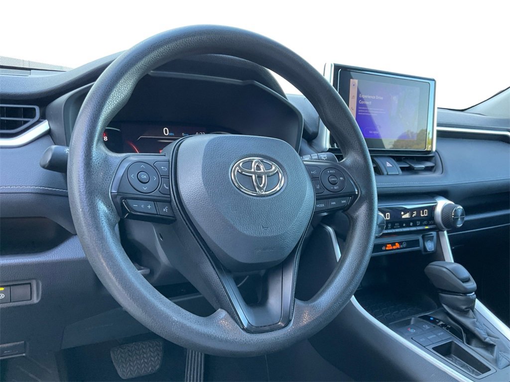 Used 2023 Toyota RAV4 XLE image 17