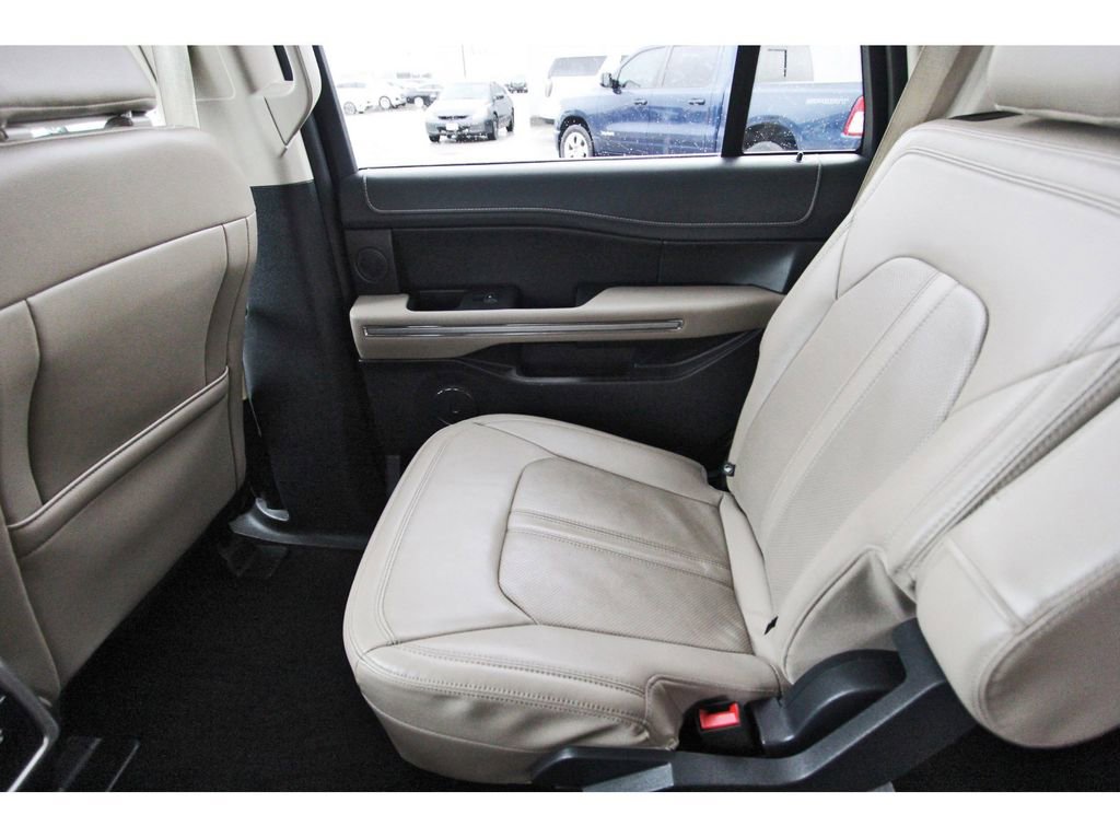 Used 2023 Ford Expedition Limited image 12