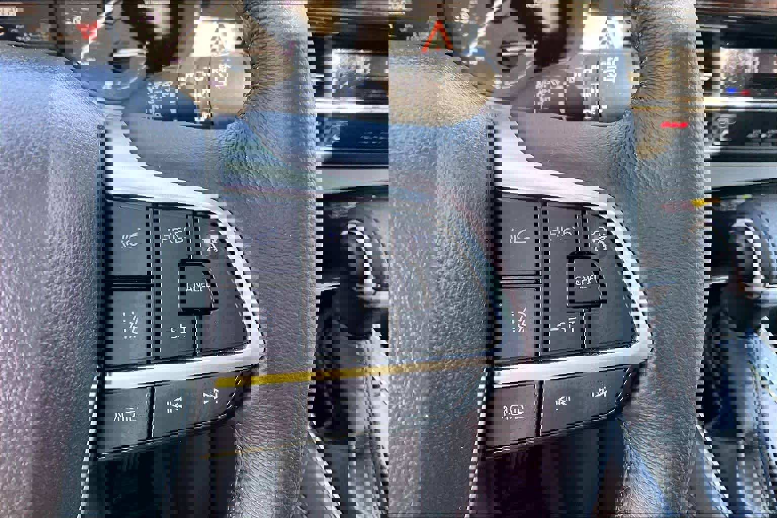 Used 2025 Toyota Sienna XLE w/ XLE Plus Package image 24