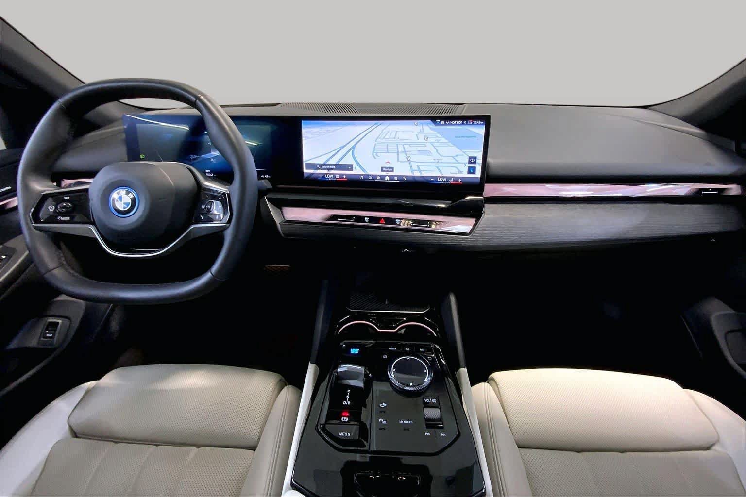 Used 2025 BMW i5 xDrive40 w/ Premium Package AWD/4WD image 15
