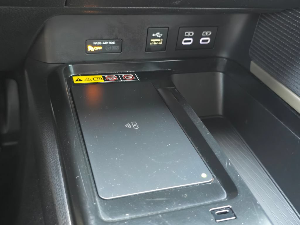 Certified 2025 Toyota Camry SE FWD image 9