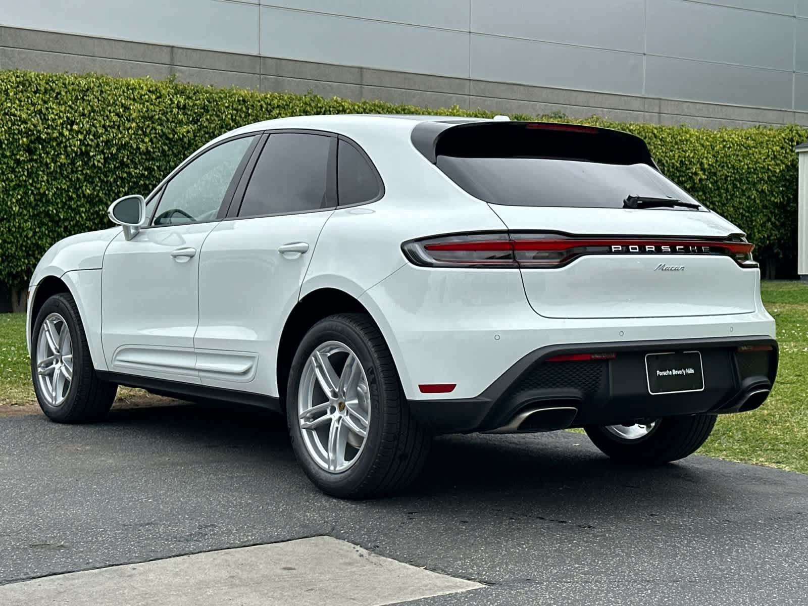 New 2026 Porsche Macan AWD/4WD image 3