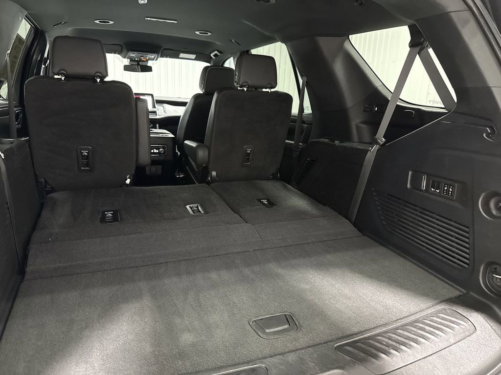 Used 2023 GMC Yukon SLT w/ SLT Luxury Package AWD/4WD image 37