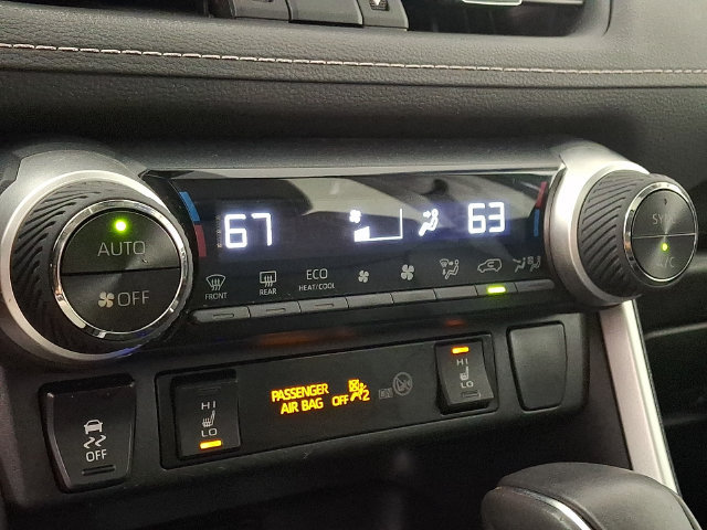 Used 2022 Toyota RAV4 XLE Premium AWD/4WD image 18