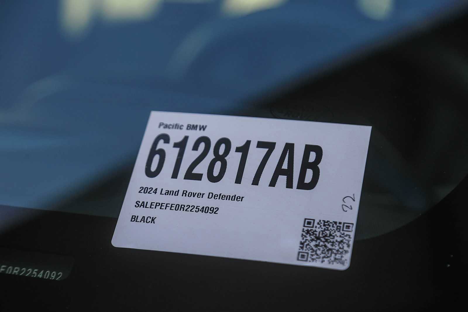 Used 2024 Land Rover Defender 110 SE image 26