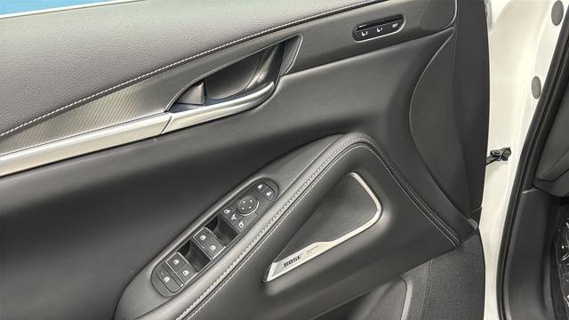 Used 2025 INFINITI QX60 Luxe AWD/4WD image 21
