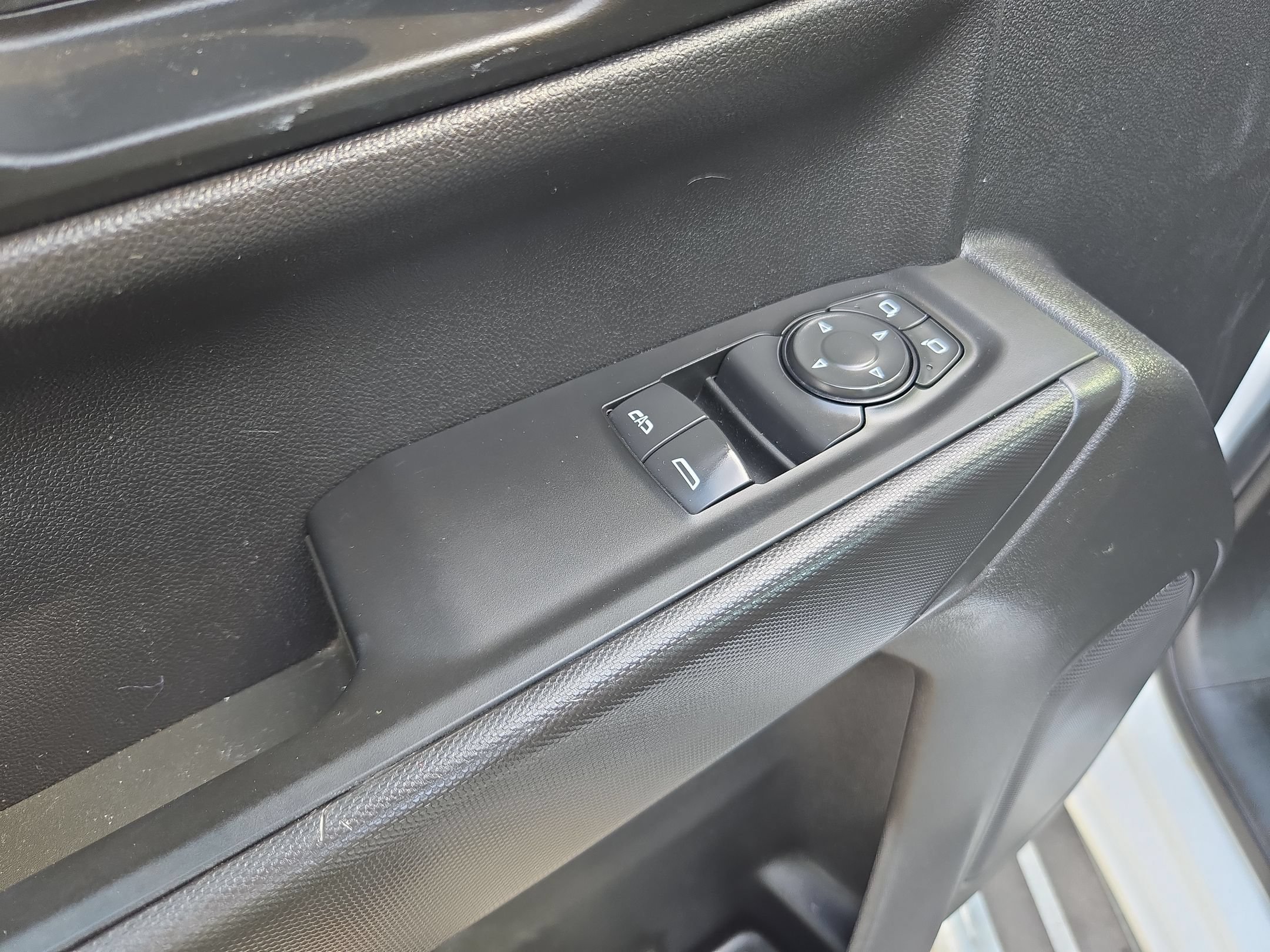 Used 2025 Chevrolet Silverado 1500 W/T RWD image 12