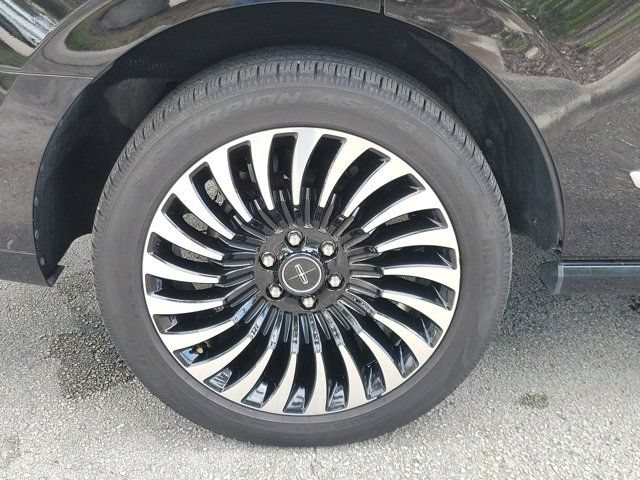 Used 2020 Lincoln Navigator Black Label w/ Cargo Convenience Package AWD/4WD image 5