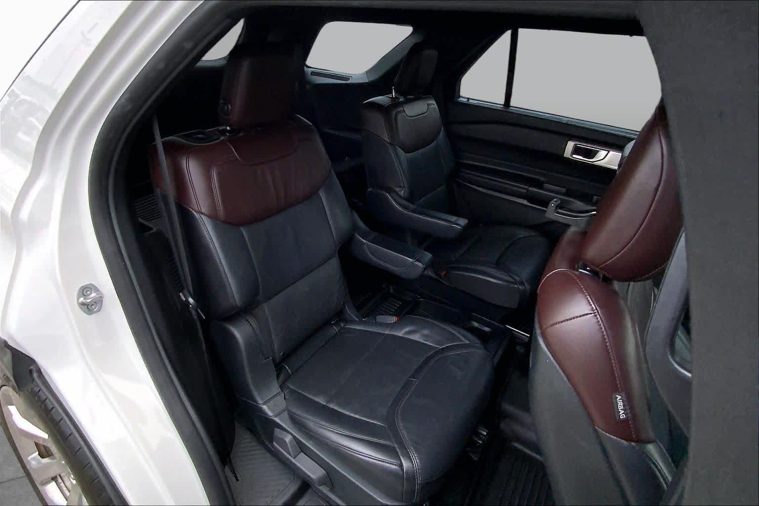 Used 2020 Ford Explorer Platinum w/ Premium Technology Package AWD/4WD image 17