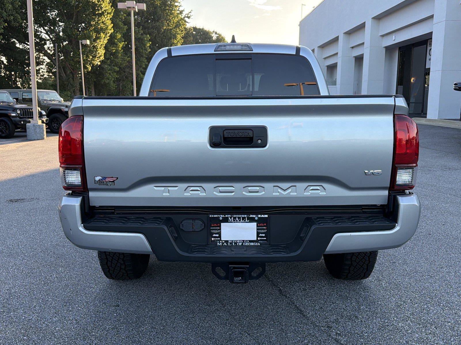 Used 2022 Toyota Tacoma SR5 w/ Technology Package RWD image 6