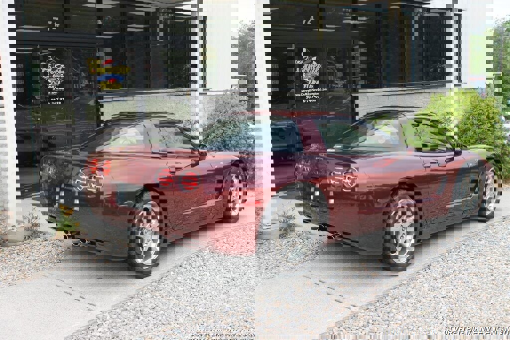 Used 2003 Chevrolet Corvette 50th Anniversary Edition w/ Preferred Equipment Group image 20