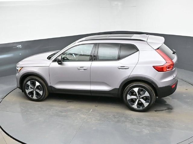 New 2026 Volvo XC40 B5 Plus w/ Protection Package Premier AWD/4WD image 38
