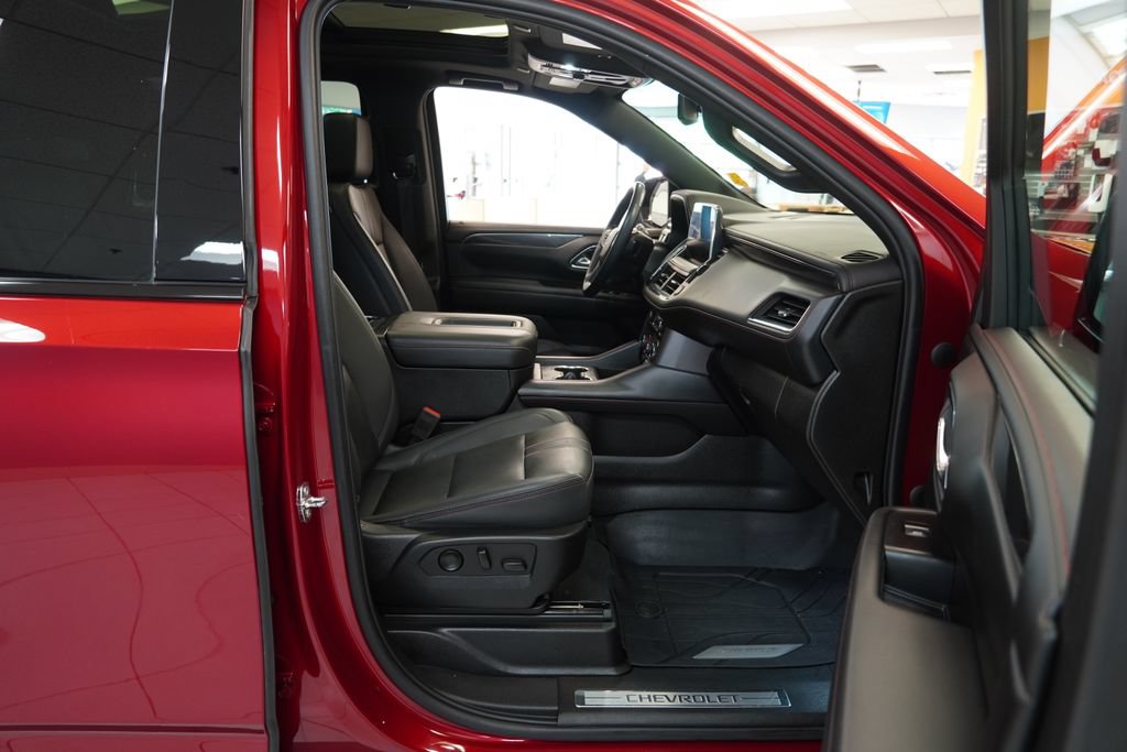 Used 2023 Chevrolet Tahoe RST w/ Luxury Package AWD/4WD image 15