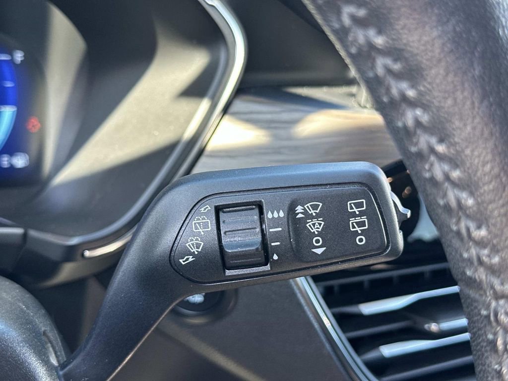 Used 2020 Ford Escape Titanium image 20