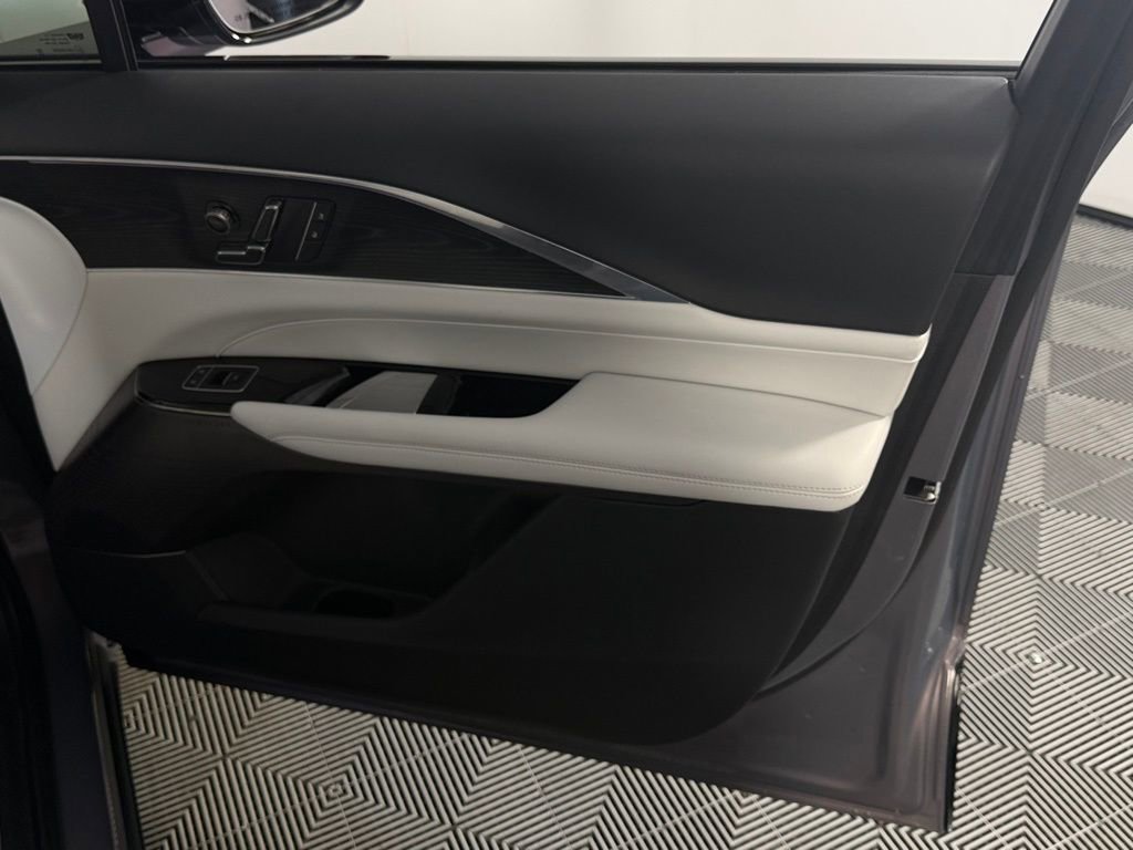 Used 2024 Cadillac Lyriq Sport RWD image 29