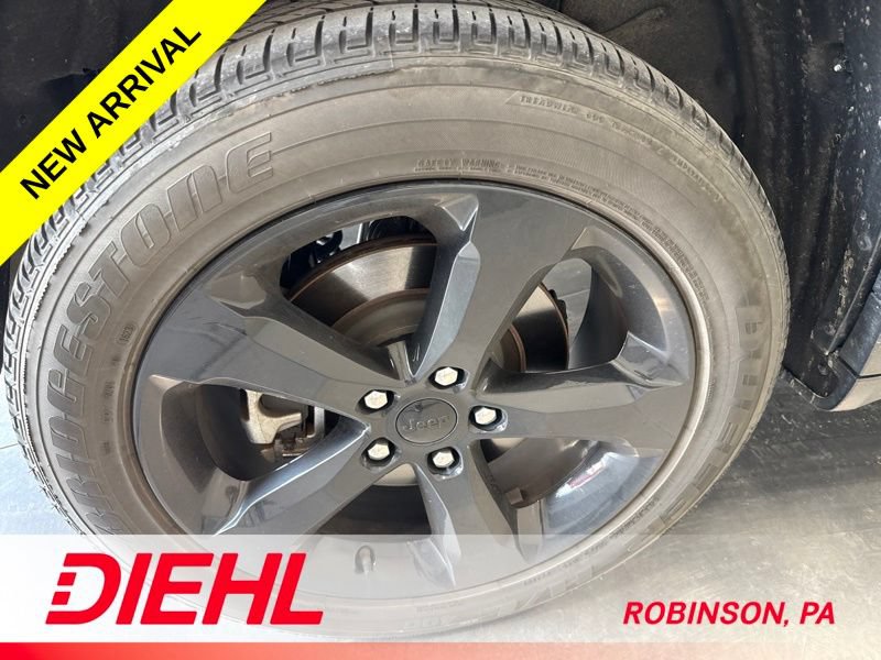 Used 2023 Jeep Grand Cherokee L Laredo AWD/4WD image 8