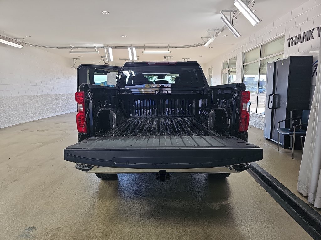 Certified 2024 Chevrolet Silverado 1500 LT AWD/4WD image 15