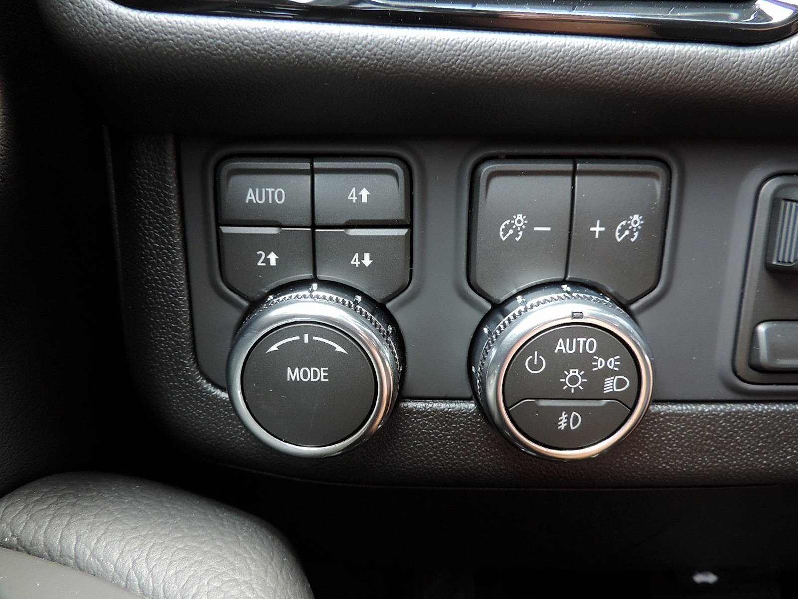 New 2026 GMC Yukon XL Denali w/ Advanced Technology Package AWD/4WD image 26