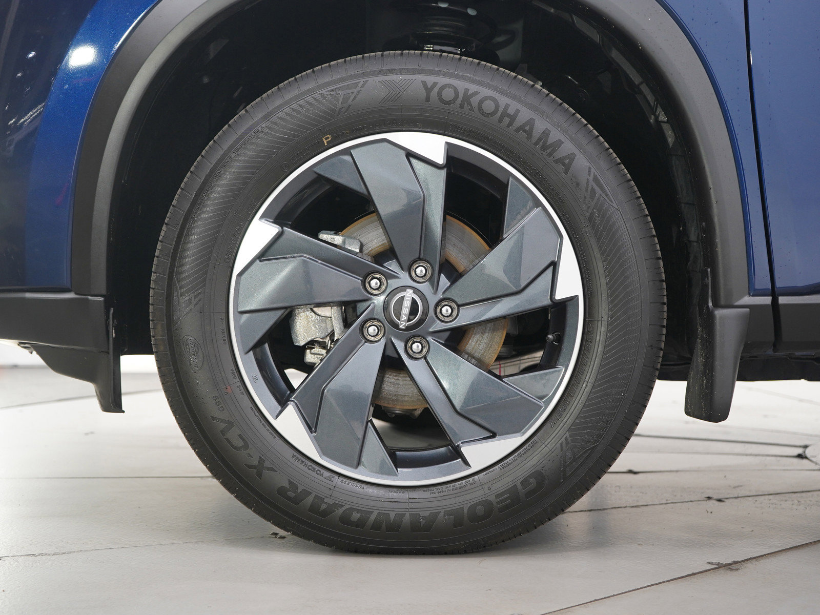 Used 2024 Nissan Rogue SV w/ SV Premium Package image 30