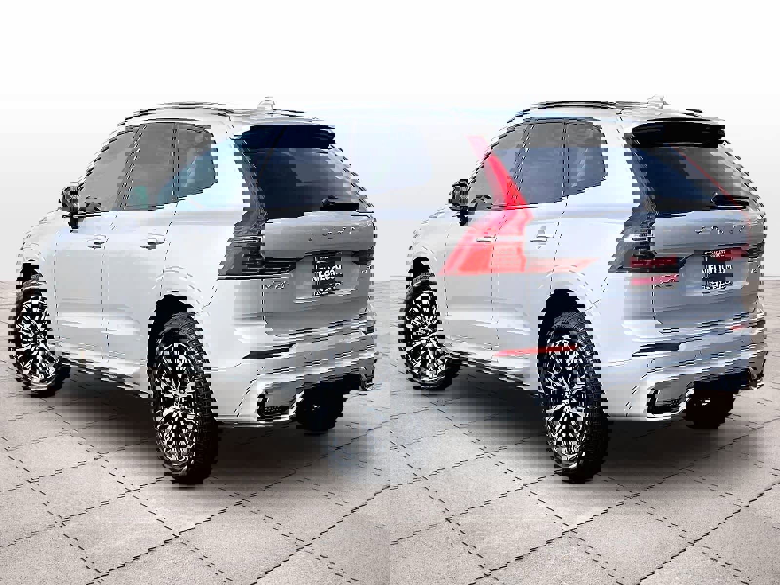 Used 2025 Volvo XC60 B5 Core image 15