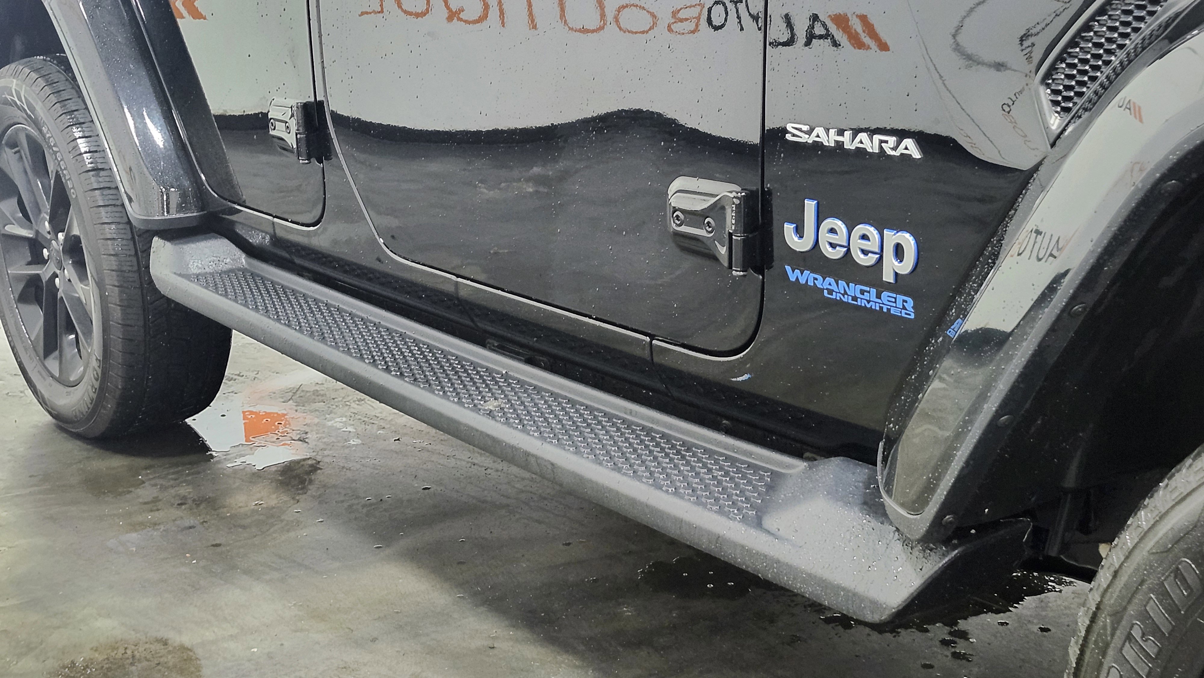 Used 2021 Jeep Wrangler Unlimited Sahara w/ Cold Weather Group image 16