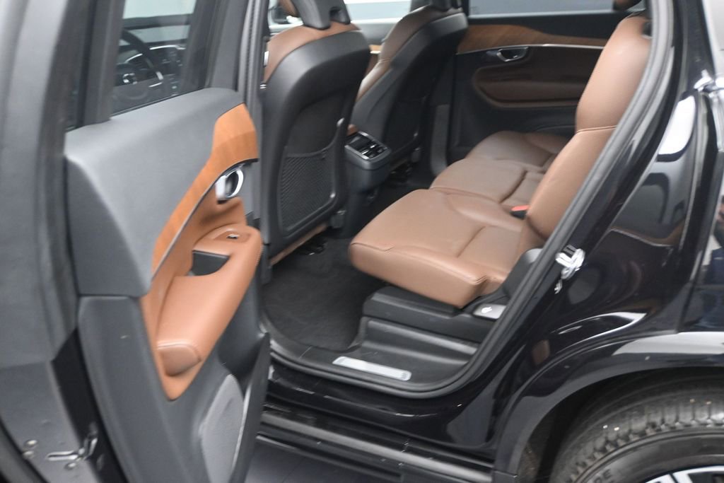Used 2024 Volvo XC90 B6 Plus AWD/4WD image 11