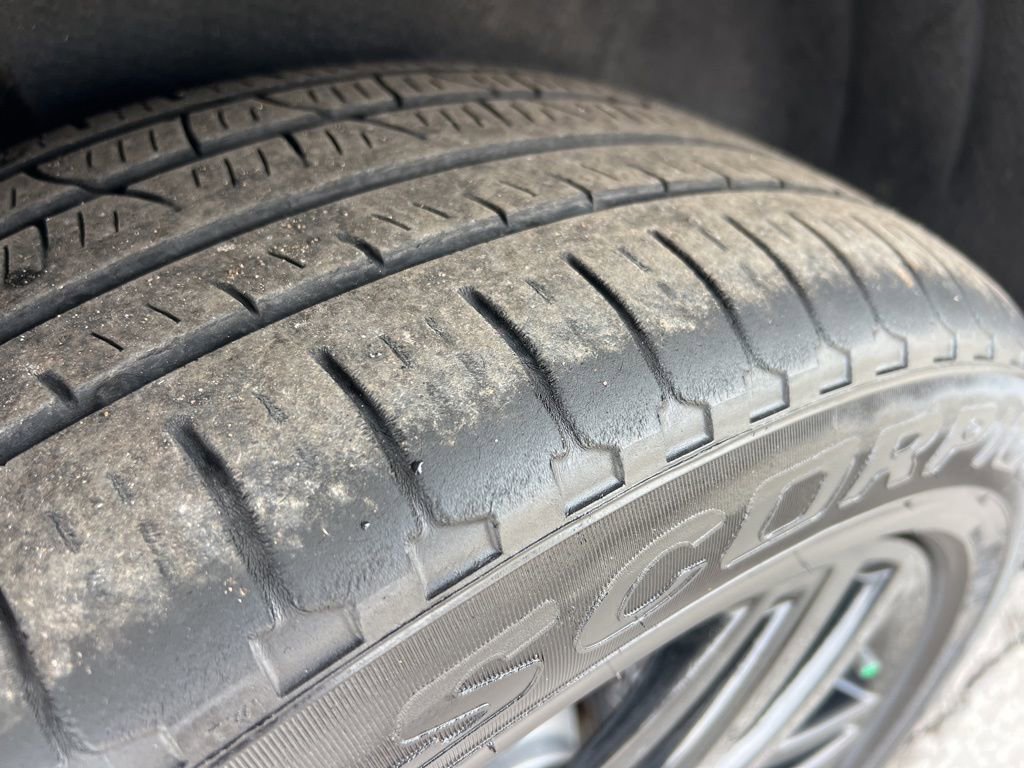 Used 2022 Volkswagen Tiguan SE R-Line image 8