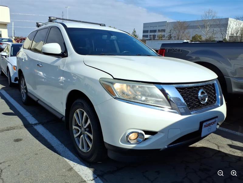 Used 2015 Nissan Pathfinder SV AWD/4WD image 1