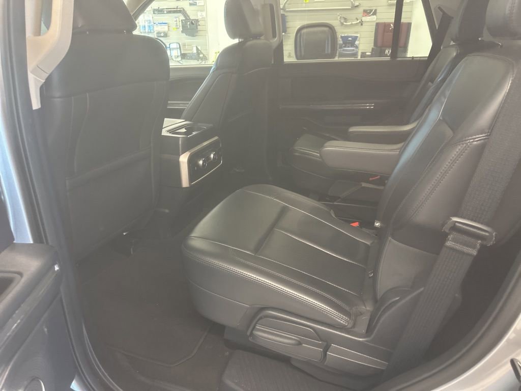 Used 2024 Ford Expedition XLT image 12