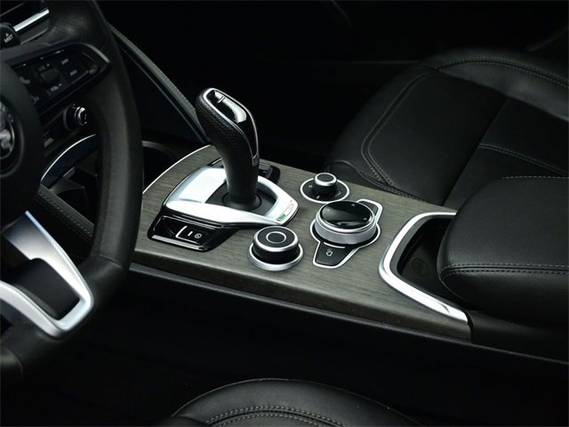 Used 2022 Alfa Romeo Stelvio Ti image 15