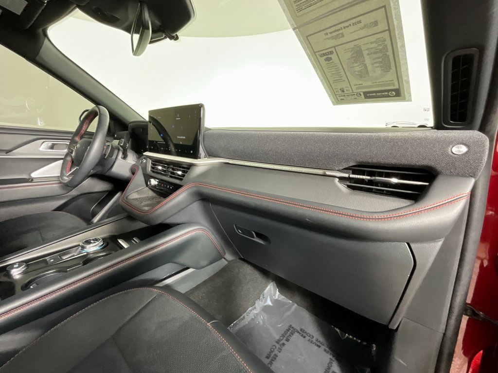 Used 2025 Ford Explorer ST image 19