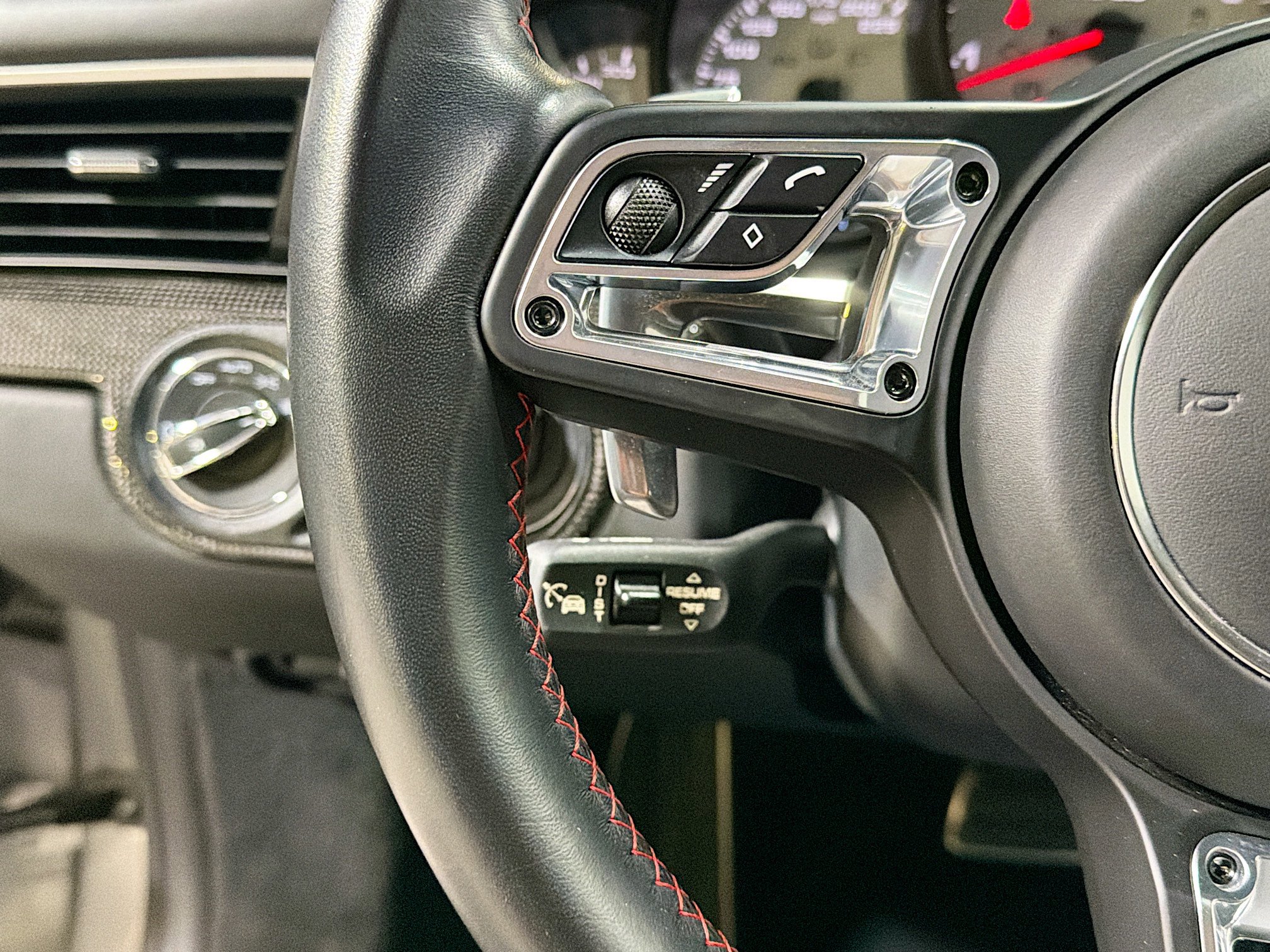 Used 2019 Porsche 911 Turbo image 34