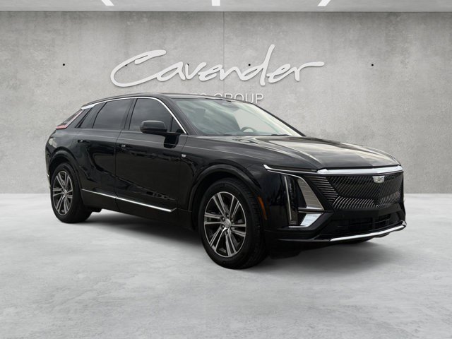 Certified 2024 Cadillac Lyriq Luxury AWD/4WD image 2