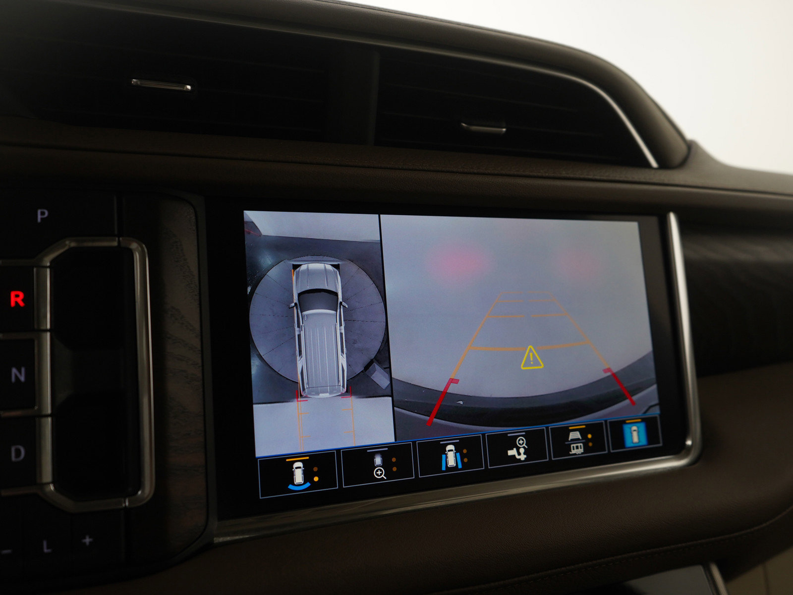 Used 2021 GMC Yukon Denali w/ Denali Premium Package image 33