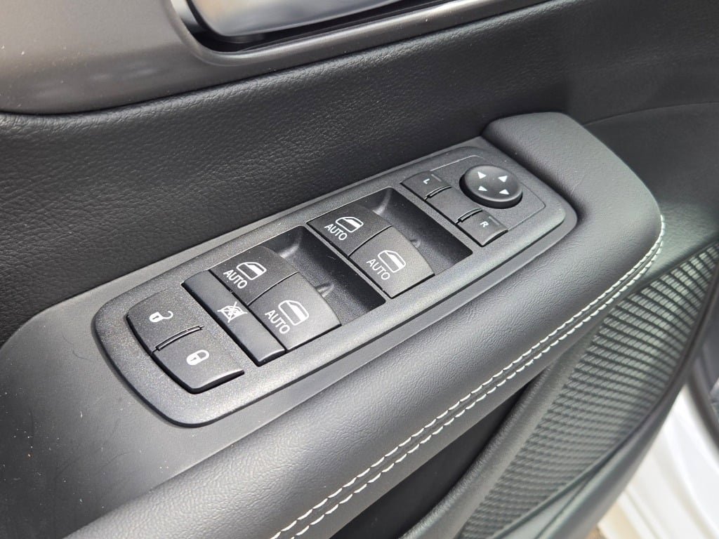 New 2026 Chrysler Pacifica Select image 23