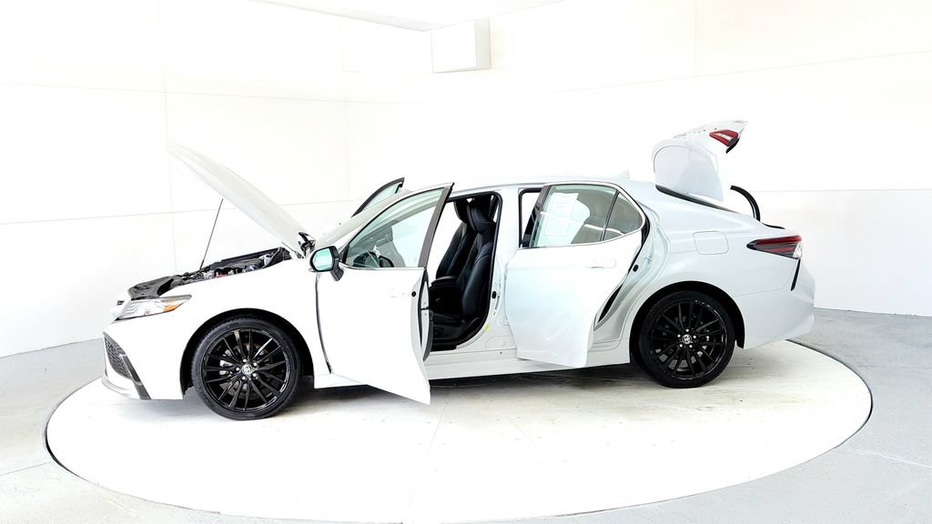 Used 2024 Toyota Camry XSE FWD image 10