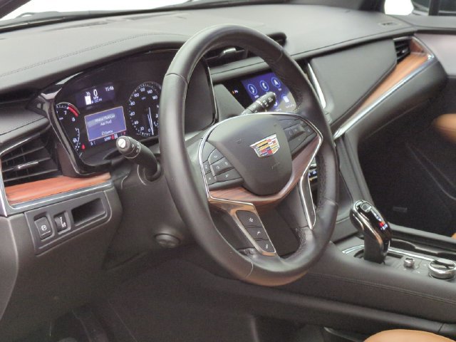 Certified 2024 Cadillac XT5 Premium Luxury w/ LPO, Floor Liner Package AWD/4WD image 9