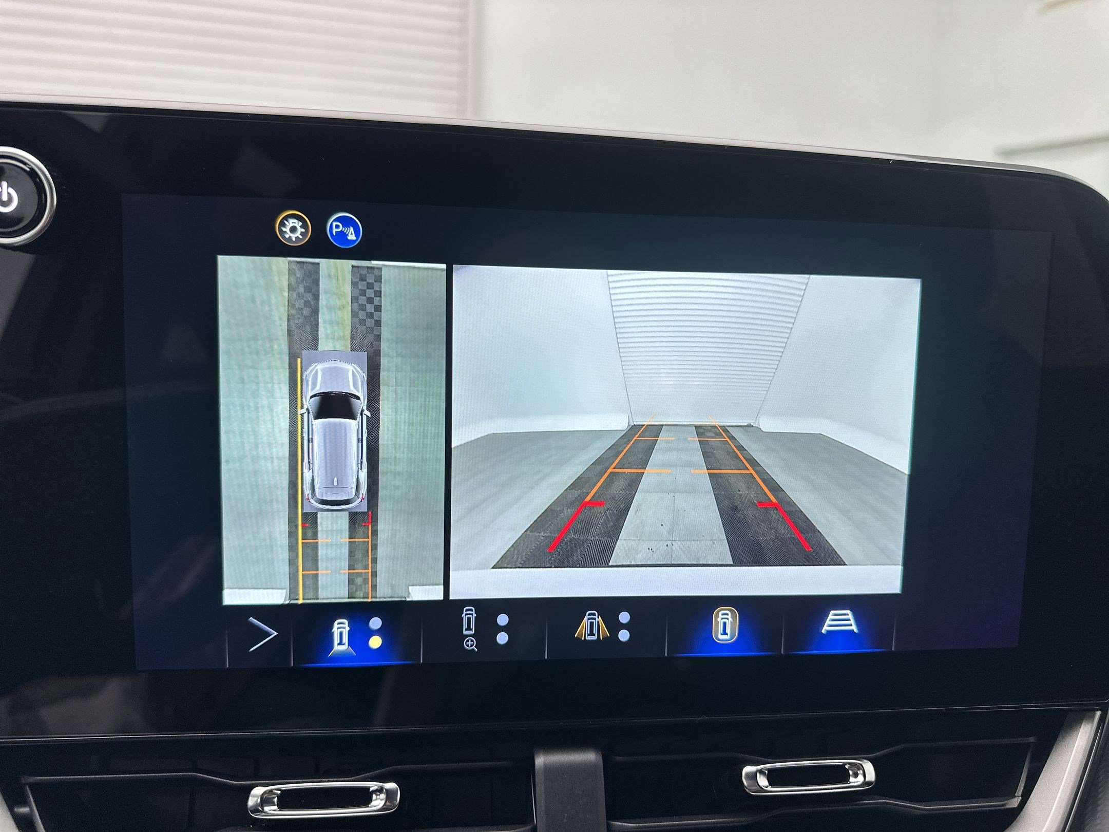 New 2026 Chevrolet Equinox LT w/ Safety and Technology Package image 23