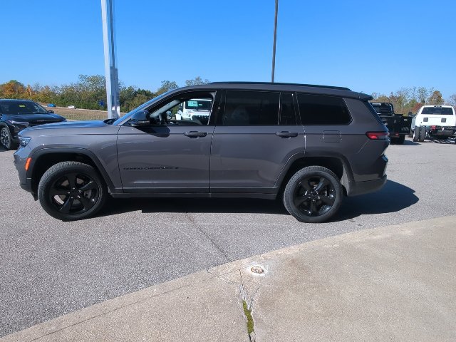 Used 2025 Jeep Grand Cherokee L Altitude AWD/4WD image 28