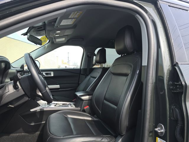 Used 2023 Ford Explorer XLT w/ Equipment Group 202A image 12