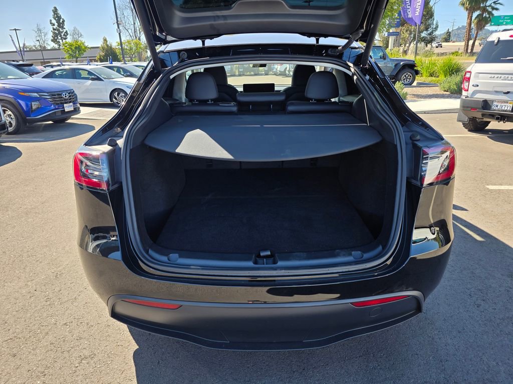 Used 2025 Tesla Model Y Performance image 13