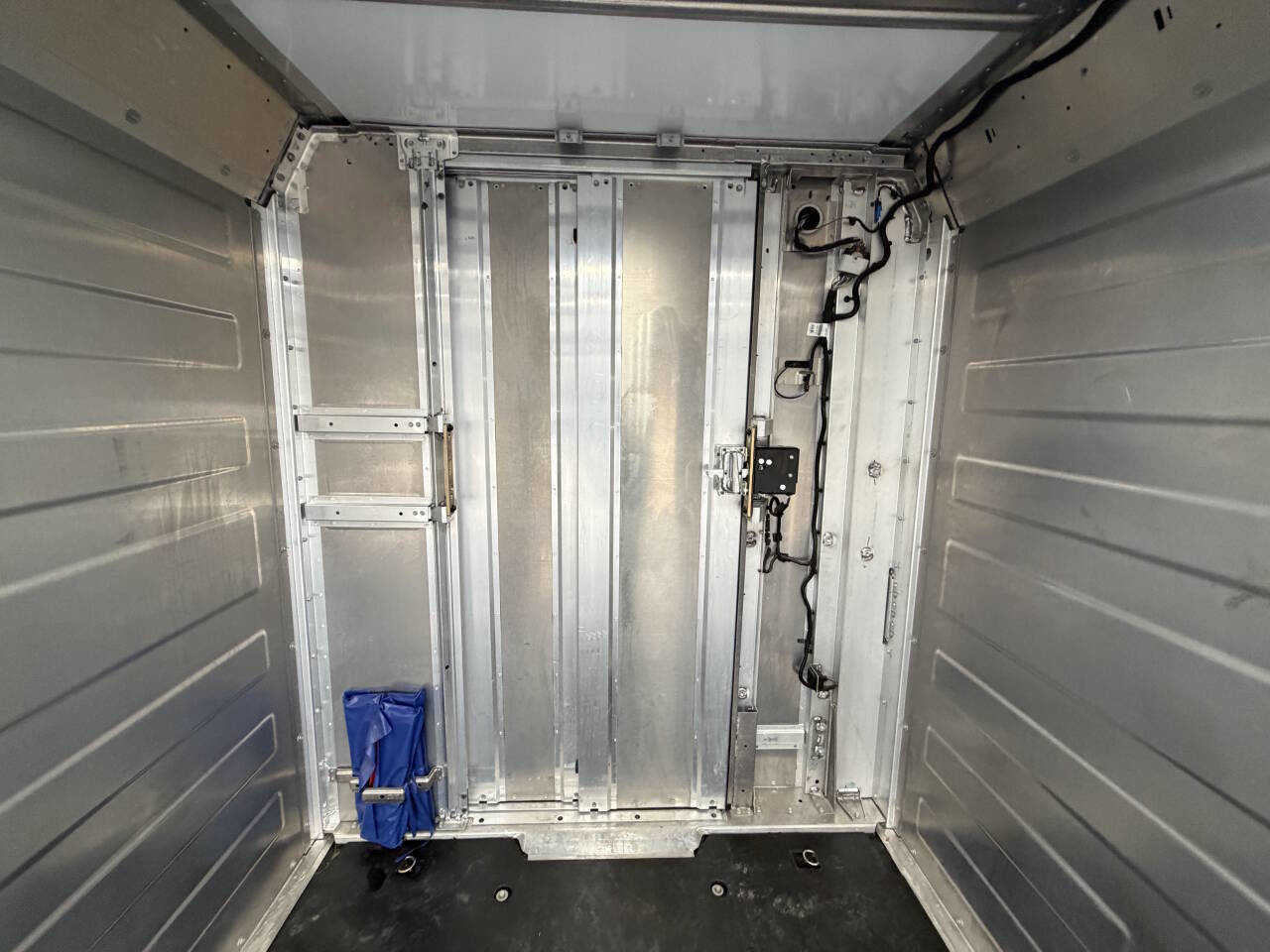 Used 2025 Chevrolet Brightdrop 600 image 13