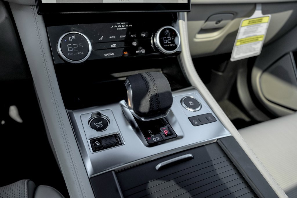 New 2026 Jaguar F-PACE R-Dynamic S image 15