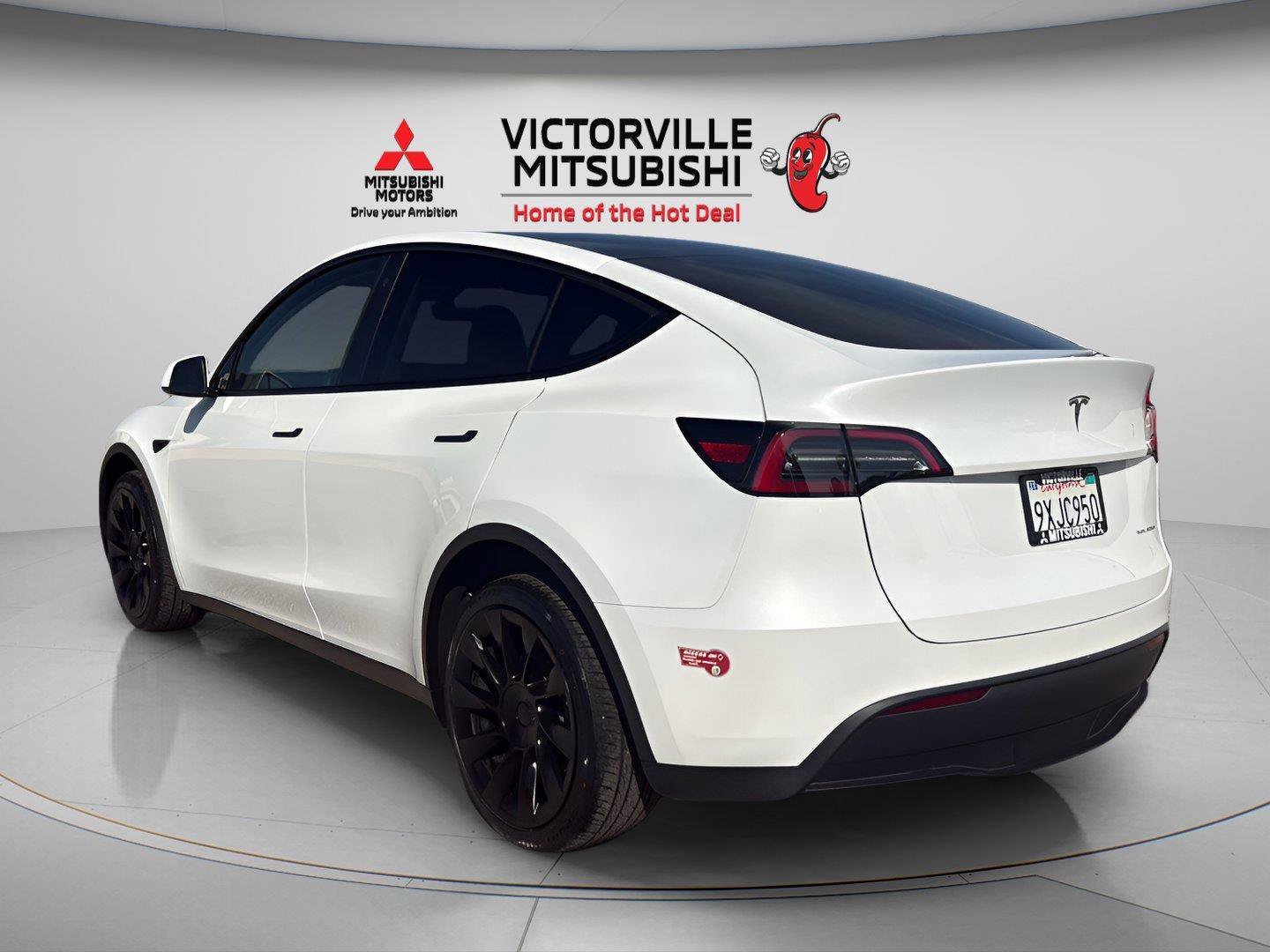 Used 2023 Tesla Model Y Long Range AWD/4WD image 5