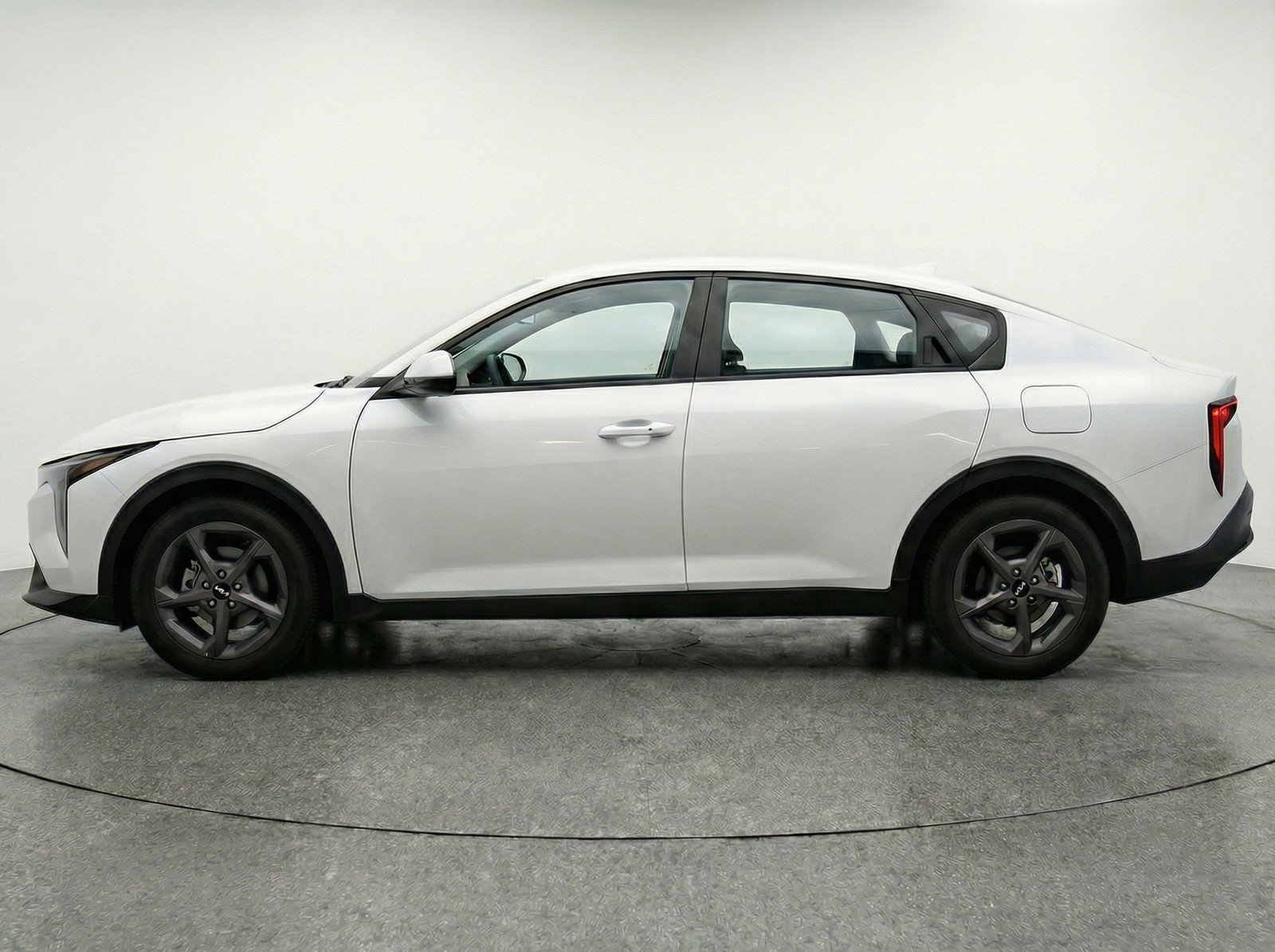 Used 2025 Kia K4 LXS image 5