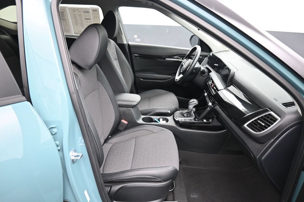 Certified 2025 Kia Seltos S AWD/4WD image 24