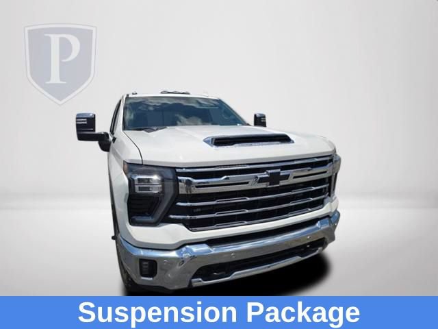 Used 2025 Chevrolet Silverado 2500 LTZ w/ LTZ Premium Package AWD/4WD image 13