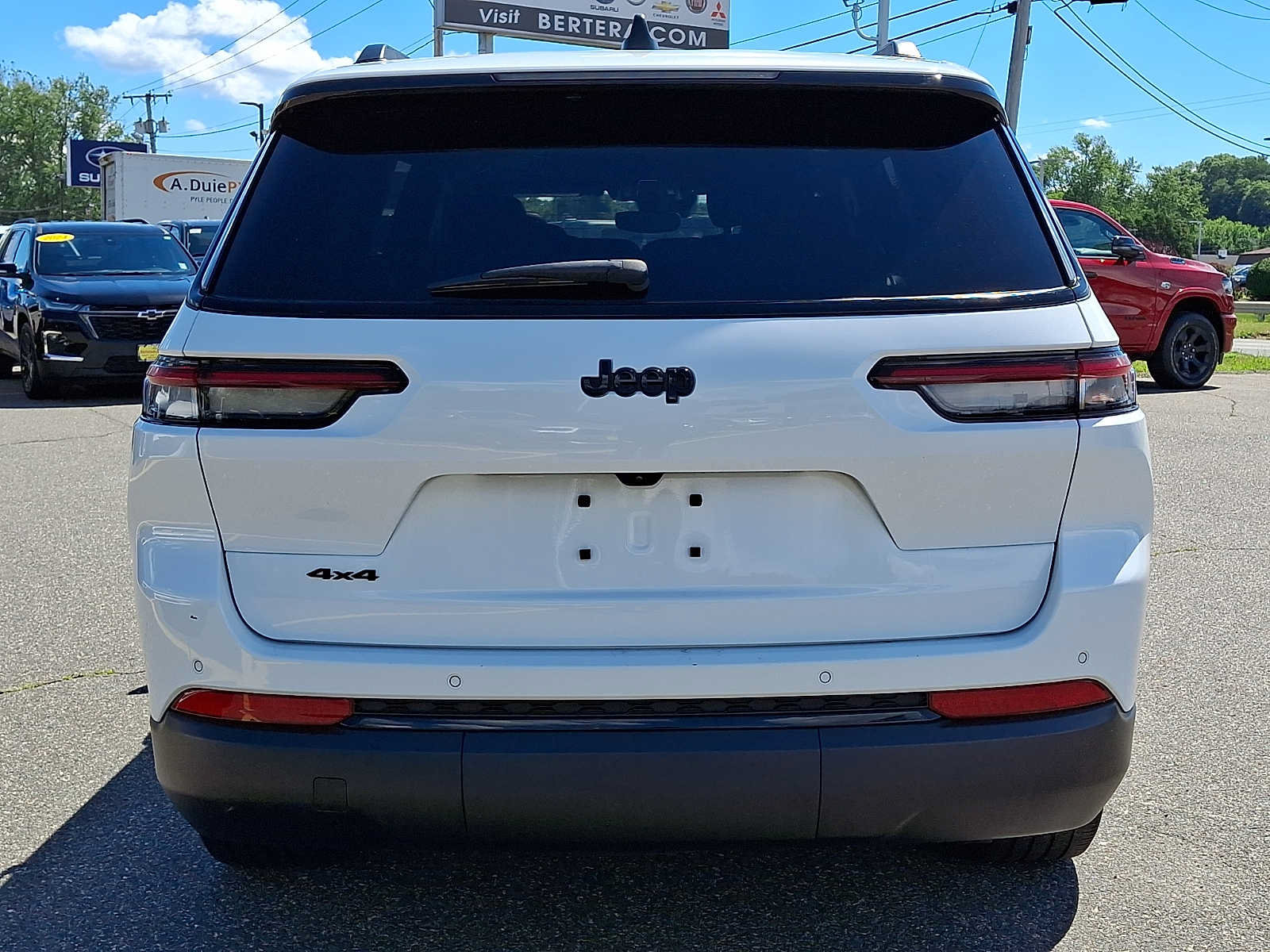 Certified 2023 Jeep Grand Cherokee L Laredo AWD/4WD image 5